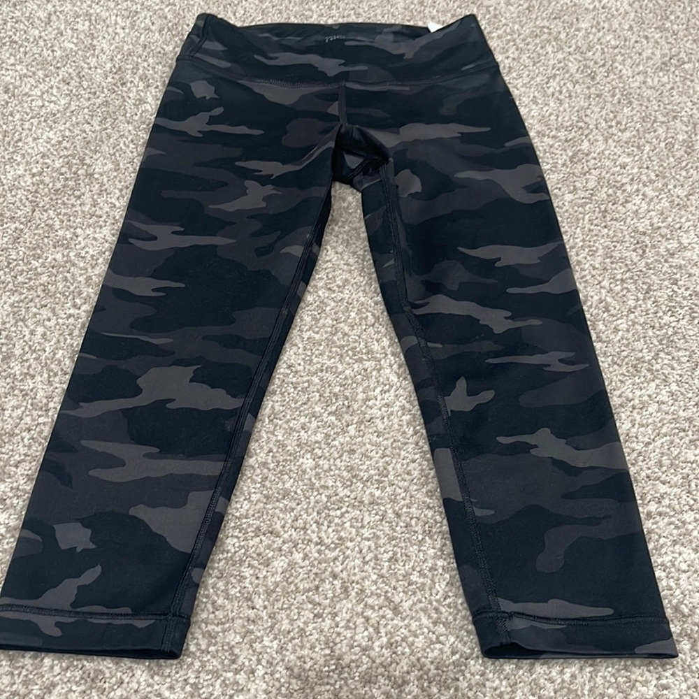 Athleta Girl Printed Chit Chat Capri size M(8-10)